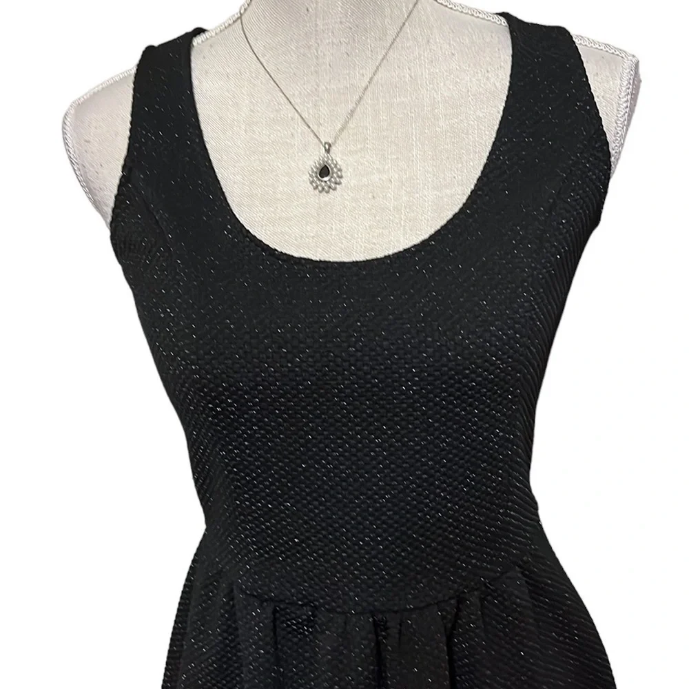 HD Paris black sleeveless dress . Sz small